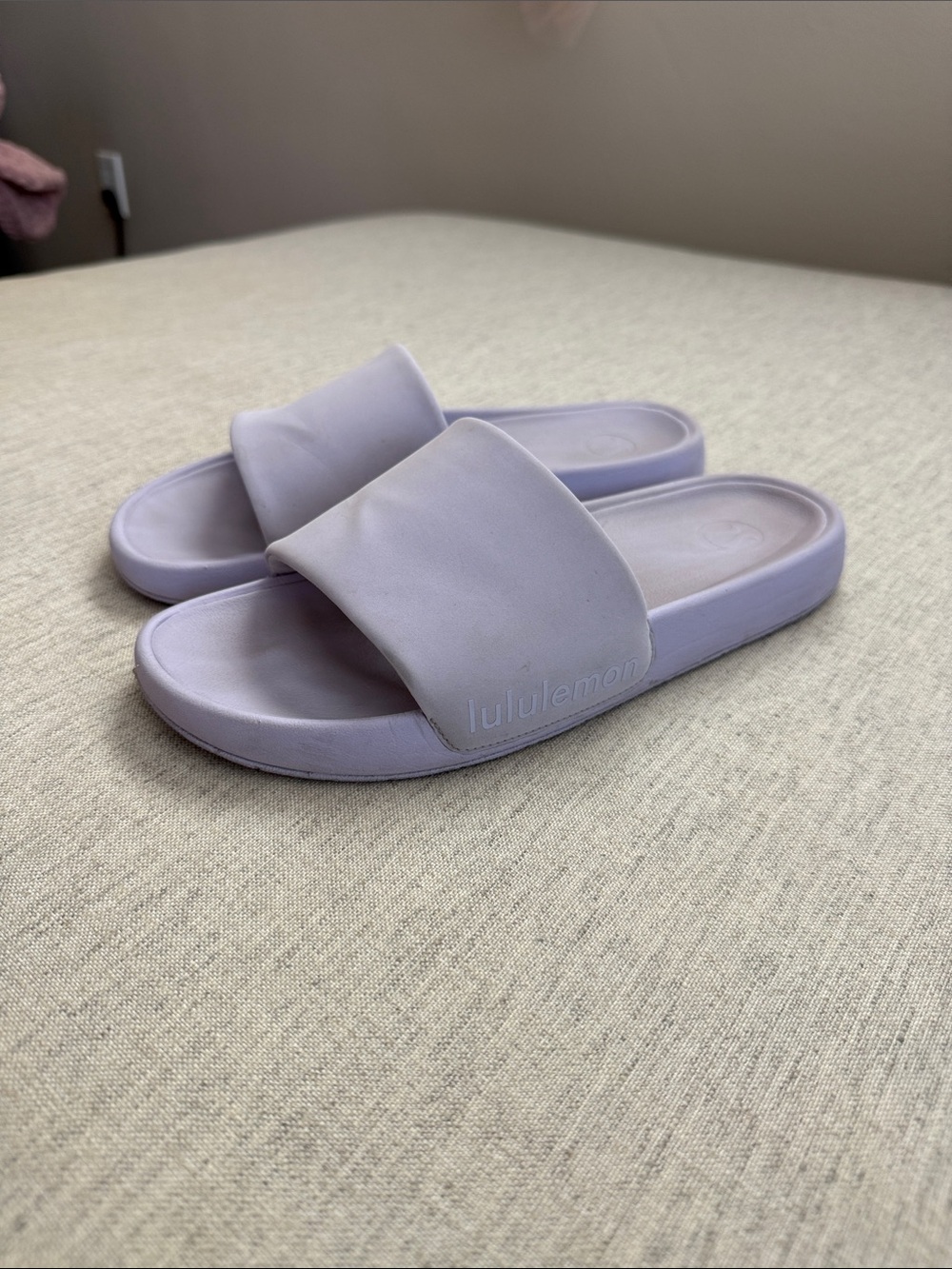 lululemon Rest Feel Women’s Lilac Purple  Slide Sandals